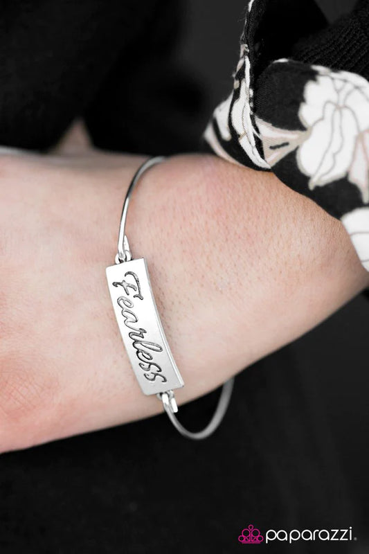 Pulsera Paparazzi ~ Vive sin miedo - Plata
