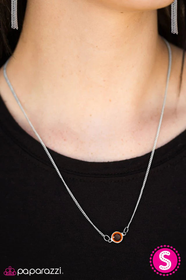 Collar Paparazzi ~ Stay GLASSY - Marrón