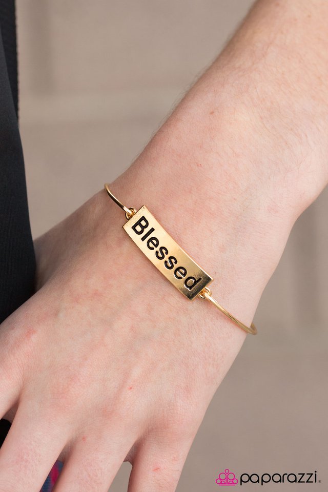 Pulsera Paparazzi ~ Bendita - Oro