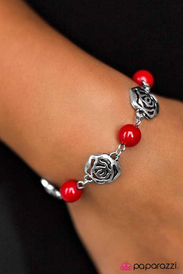 Pulsera Paparazzi ~ Primavera social - Rojo