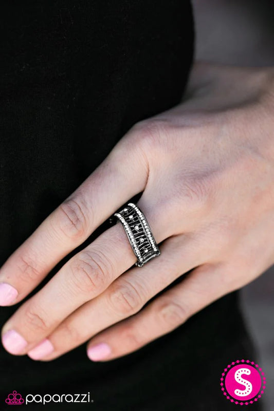 Paparazzi Ring ~ Always Look Up - Black