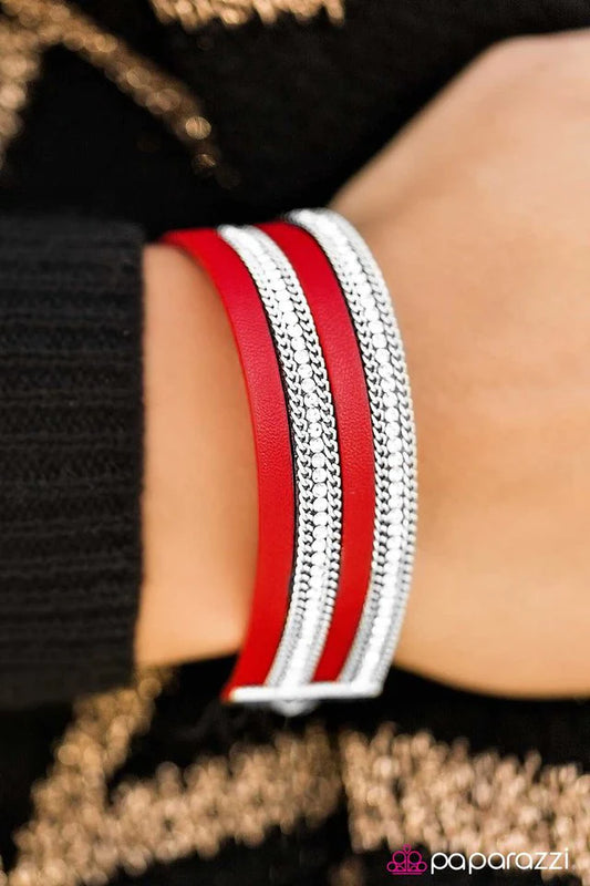 Pulsera Paparazzi ~ Flash Mob Fashion - Rojo