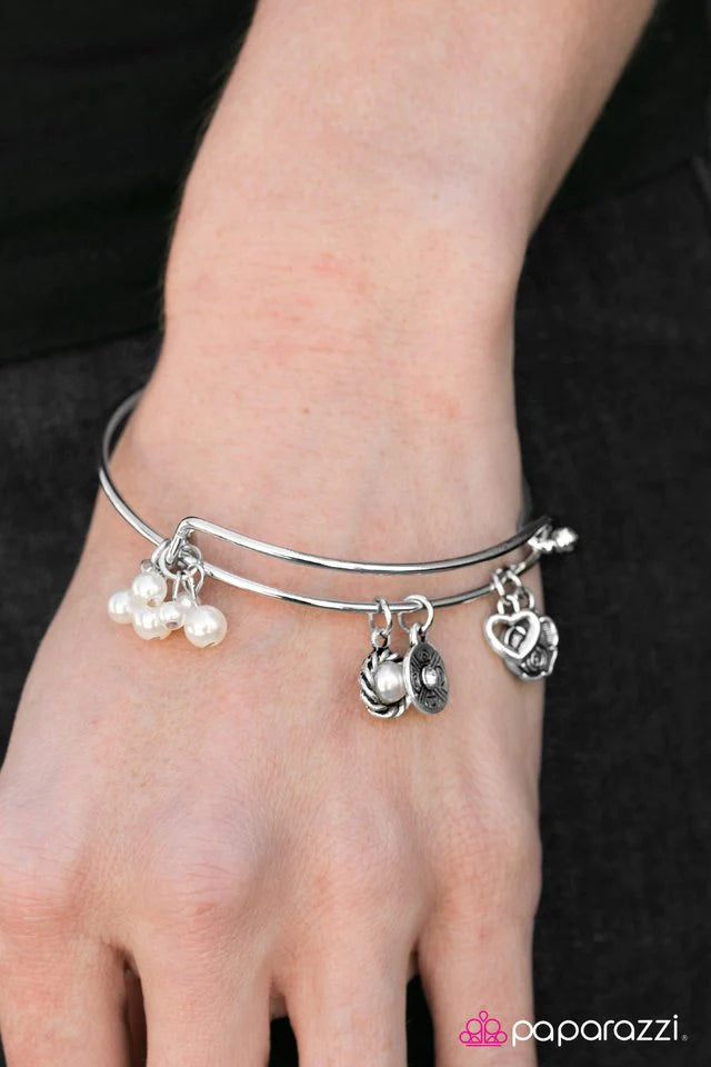 Pulsera Paparazzi ~ Forever Be My Always - Blanco