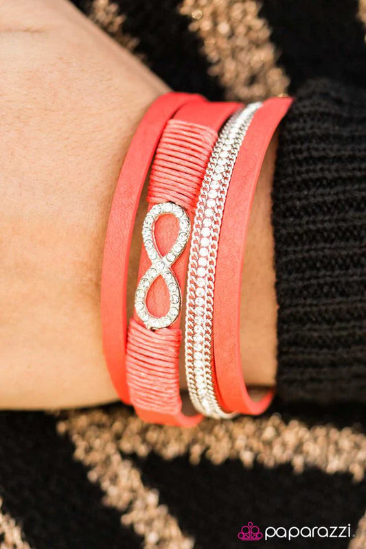 Pulsera Paparazzi ~ Happily FOREVER After - Naranja