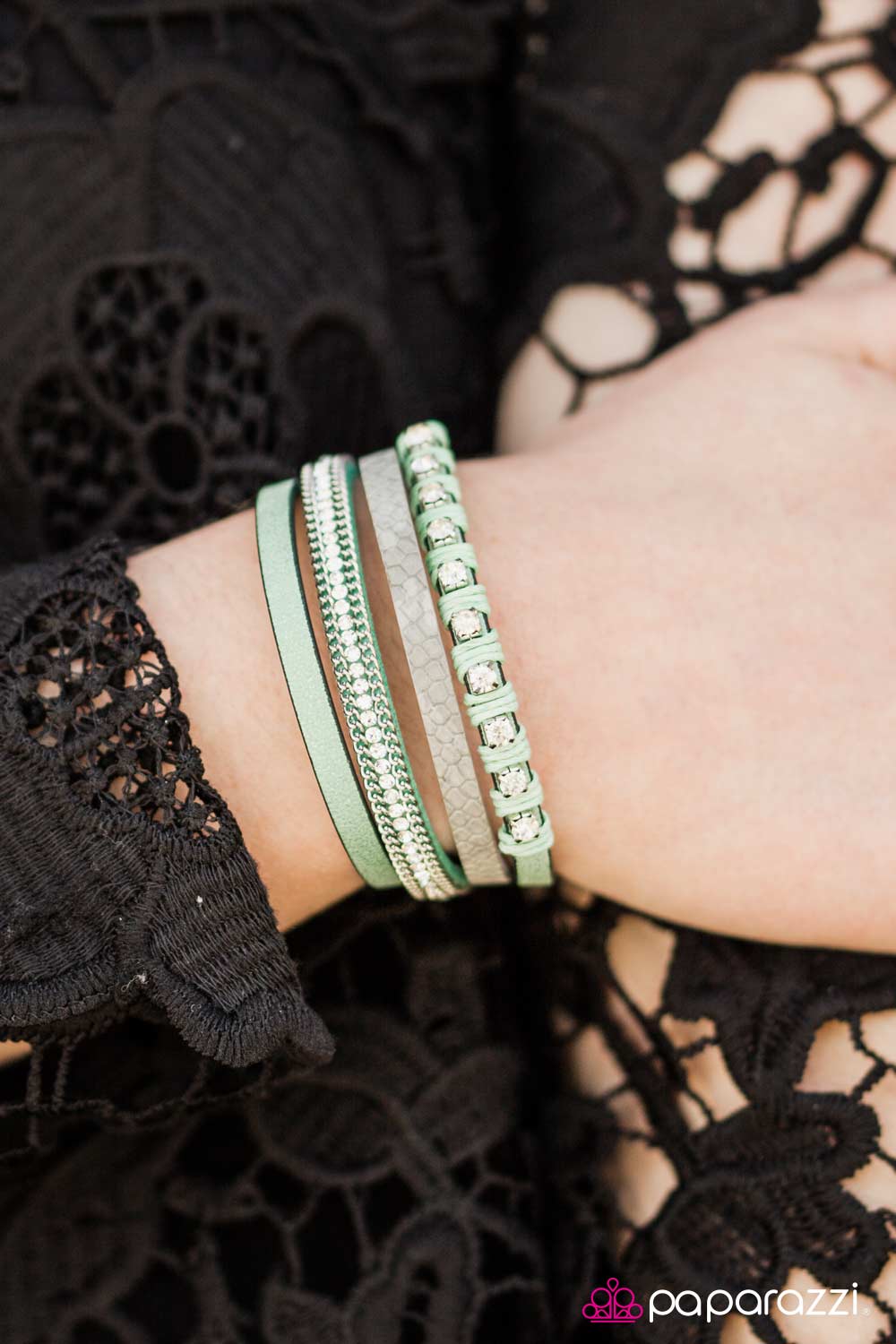 Pulsera Paparazzi ~ Glam Jam - Verde