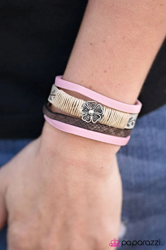 Pulsera Paparazzi ~ ISLE Be Right Back - Rosa