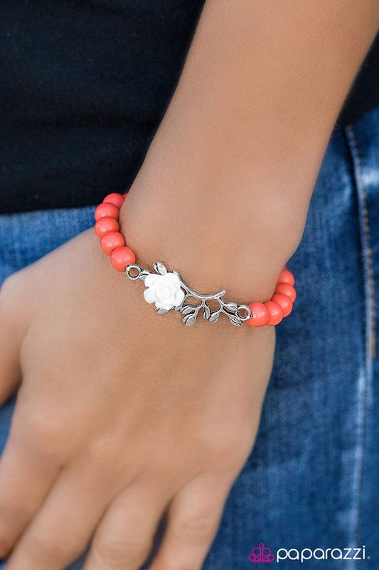 Pulsera Paparazzi ~ Garden Grotto - Naranja