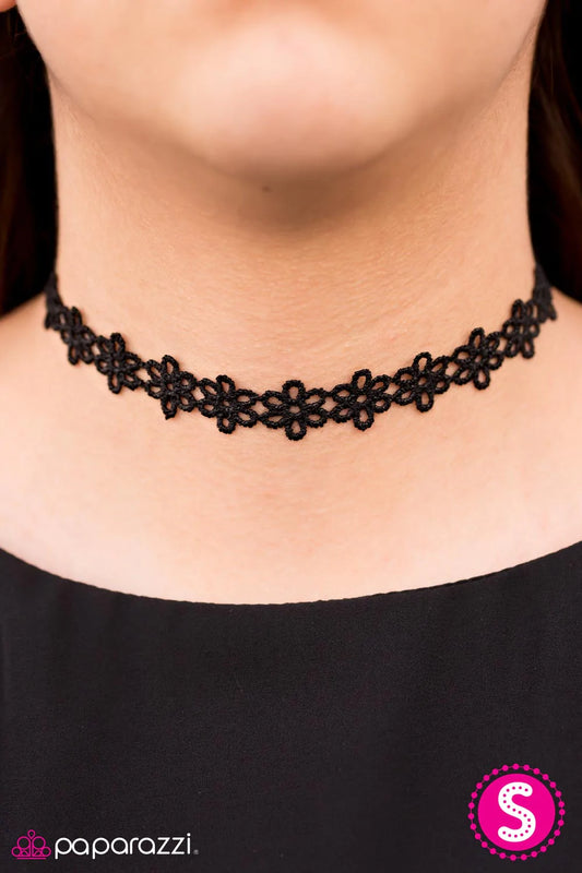 Collar Paparazzi ~ Daisy Love - Negro