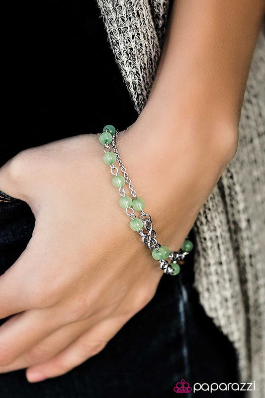 Paparazzi Bracelet ~ Timeless Wonders - Green