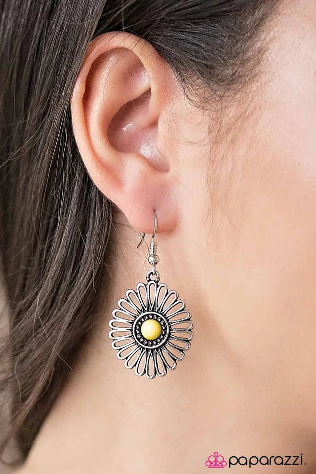 Paparazzi Earring ~ Forever and A Daisy - Yellow