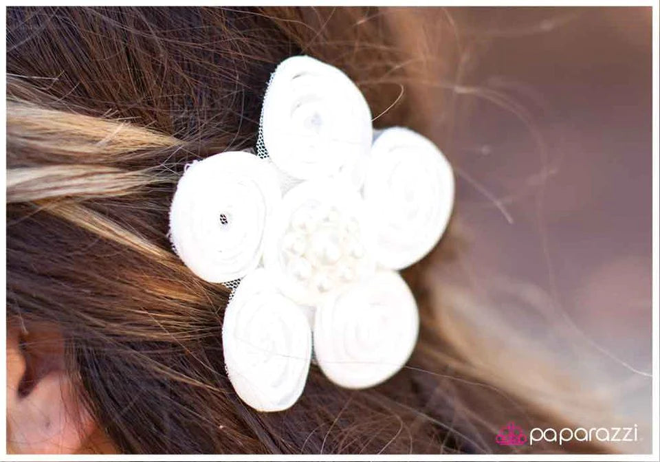 Paparazzi Hair Accessories ~ Pearls and Swirls - White