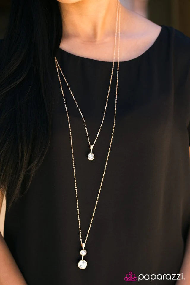 Collar Paparazzi ~ Central SPARK - Oro