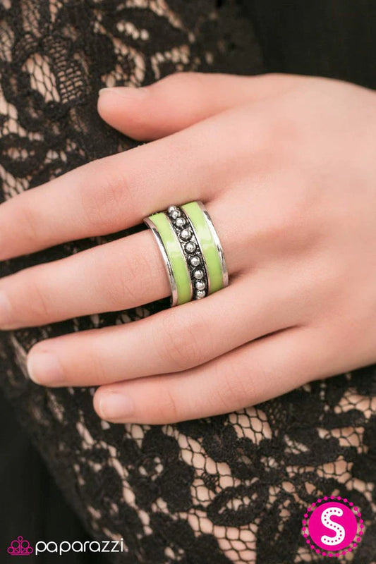 Paparazzi Ring ~ Castaway Cay - Green