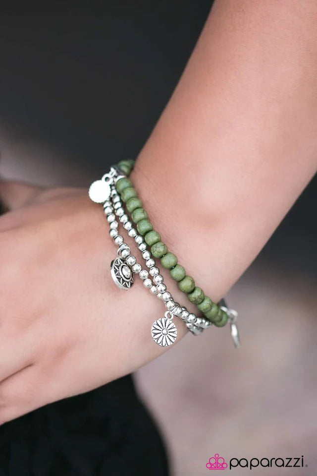 Pulsera Paparazzi ~ Bloom Out! - Verde