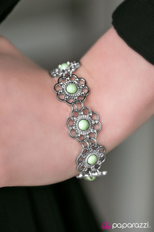 Paparazzi Bracelet ~ Summer Garden - Green