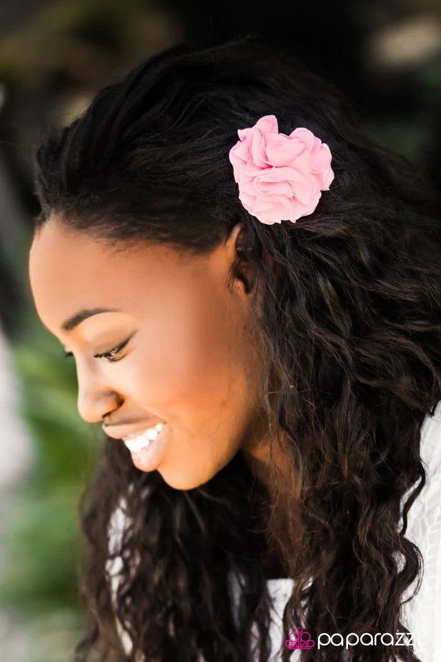 Accesorios para el cabello de Paparazzi ~ Cara de bebé - Rosa