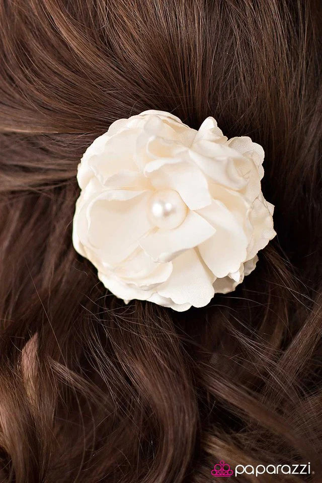 Paparazzi Hair Accessories ~ An Ivory Tower - White