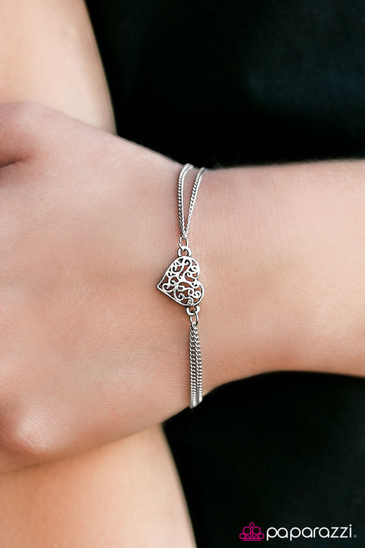 Pulsera Paparazzi ~ En lo más profundo del corazón de Texas - Plata