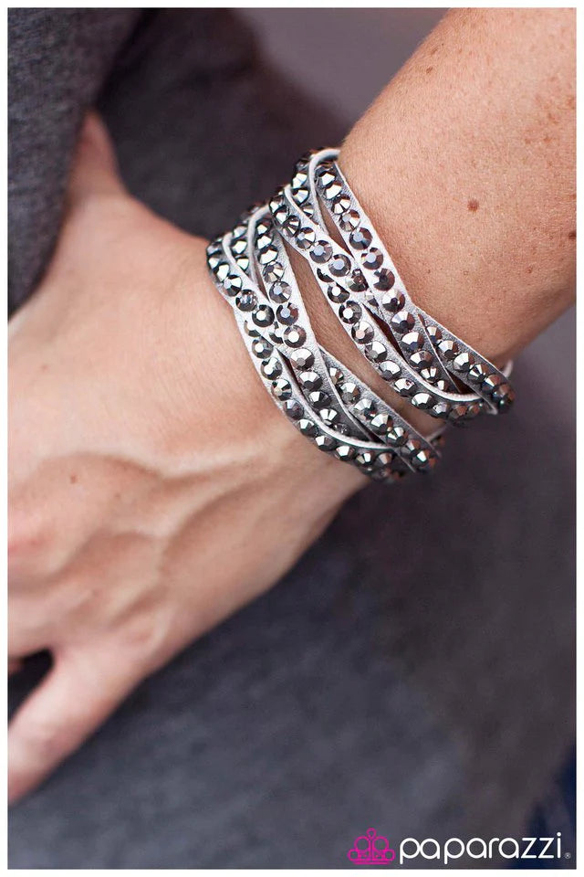 Pulsera Paparazzi ~ Double Take - Plata