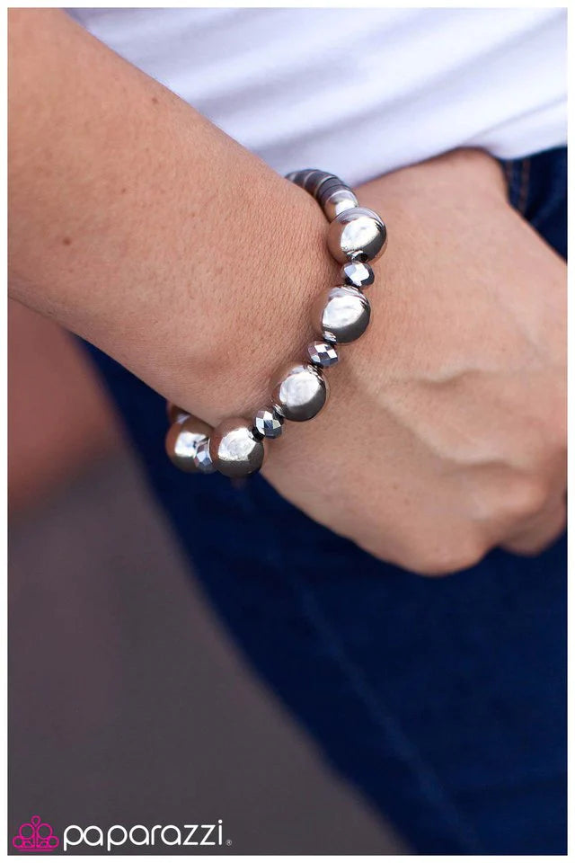 Pulsera Paparazzi ~ Showstopper - Plata