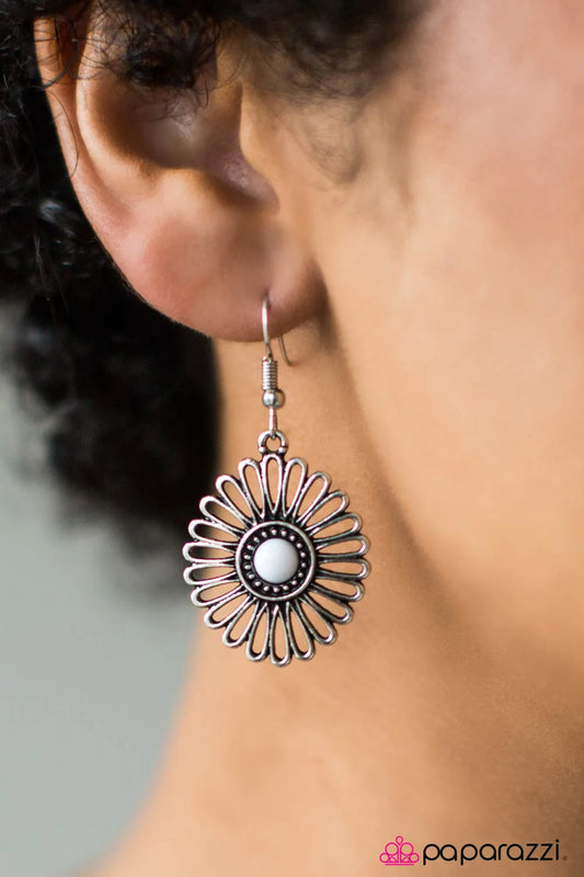 Paparazzi Earring ~ Forever and A Daisy - White