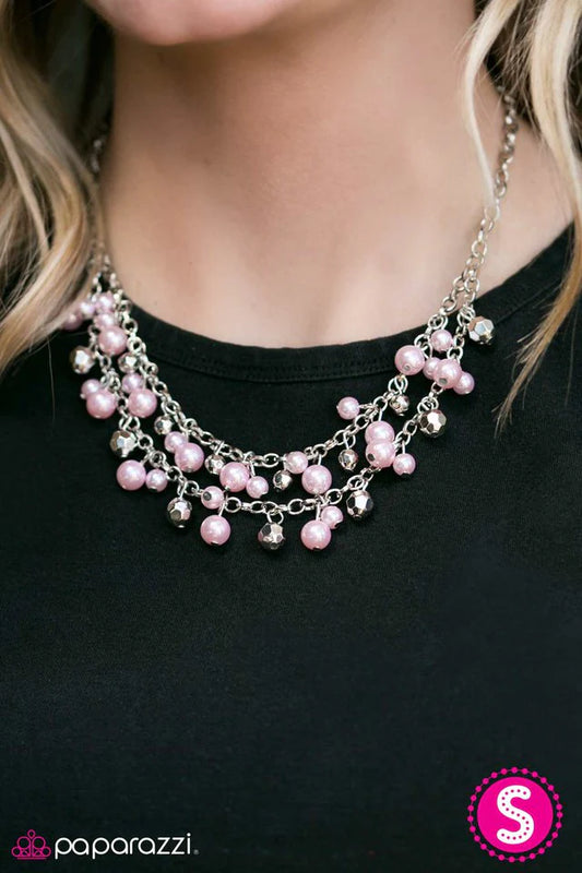 Collar Paparazzi ~ Clase atemporal - Rosa