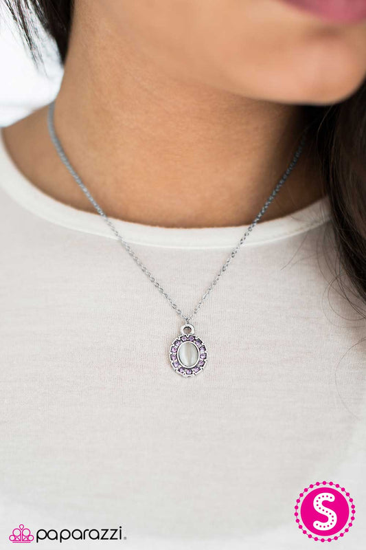 Collar Paparazzi ~ Moon Garden - Púrpura