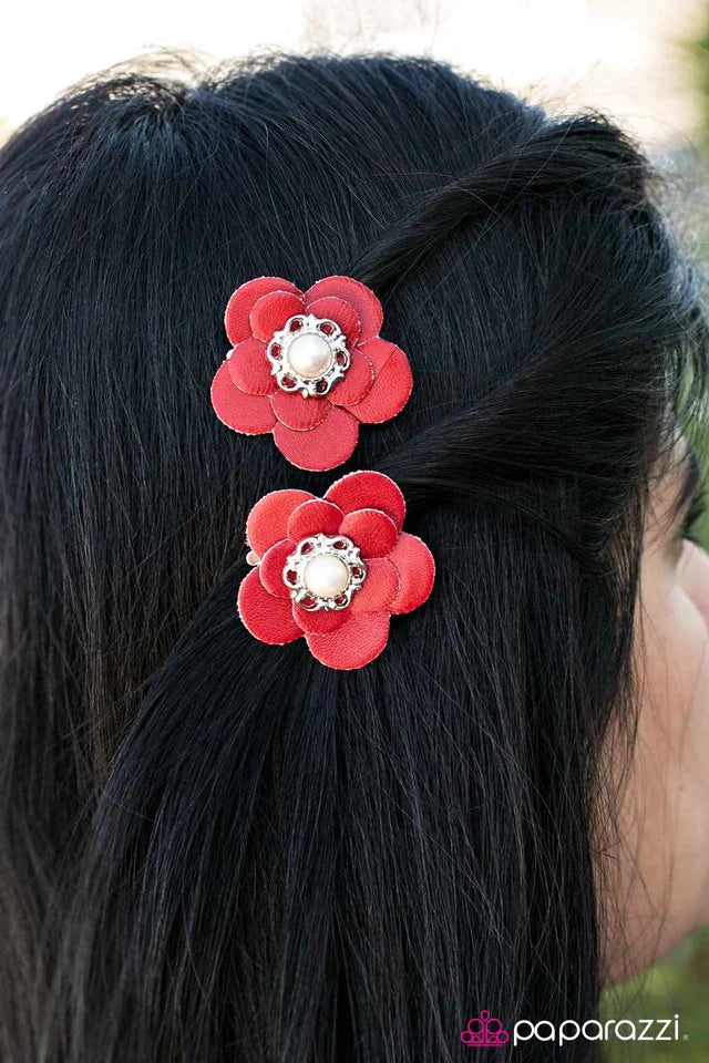 Accesorios para el cabello de Paparazzi ~ Todas las chicas - Rojo