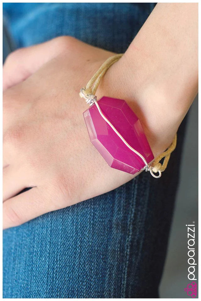 Pulsera Paparazzi ~ EnWRAPture fucsia - rosa