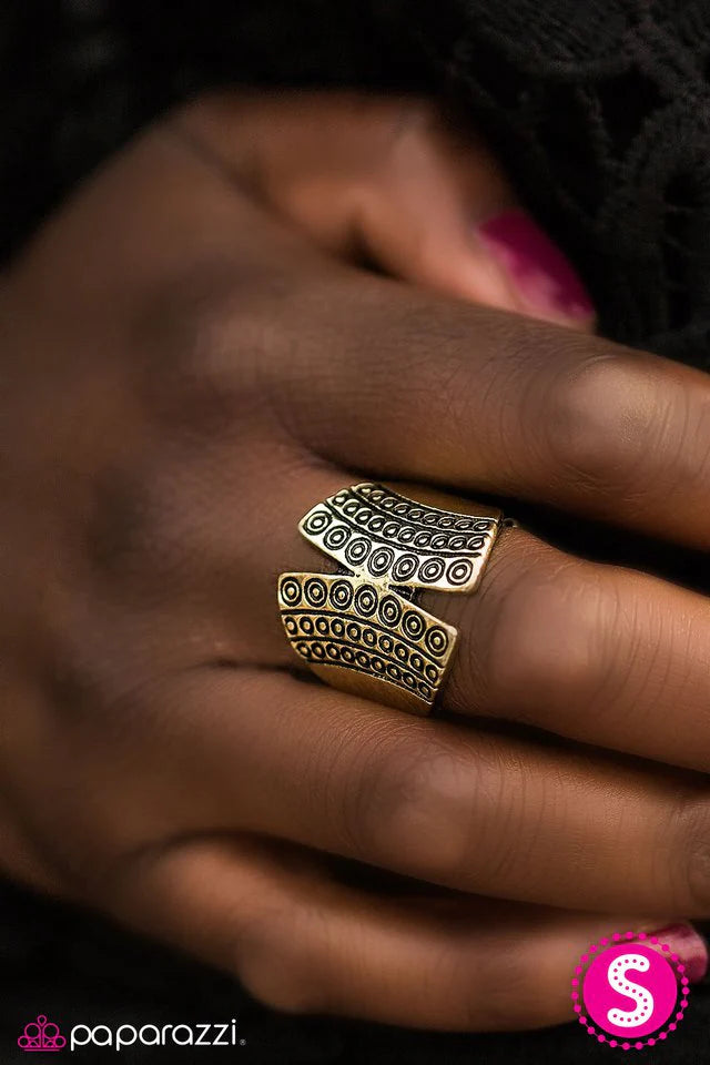 Paparazzi Ring ~ Abstract ARTisan - Brass