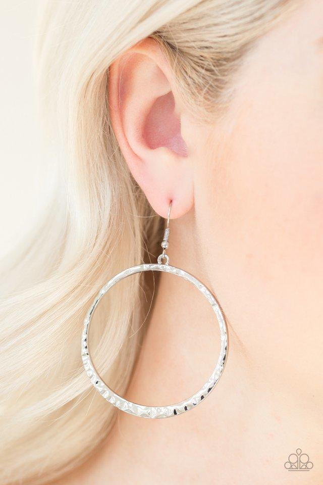 Paparazzi Earring ~ So Sleek - Silver