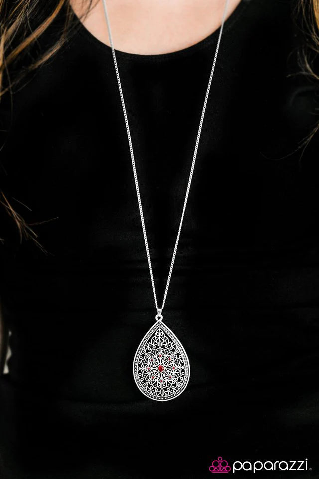 Paparazzi Necklace ~ QUEEN Me - Red