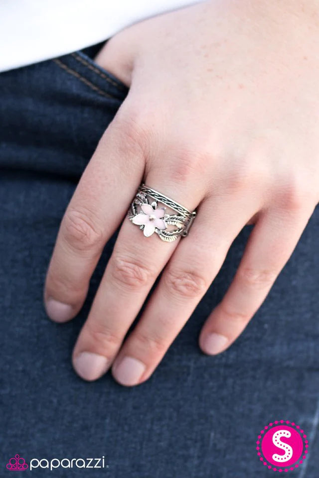 Anillo Paparazzi ~ Fiji Fling - Rosa