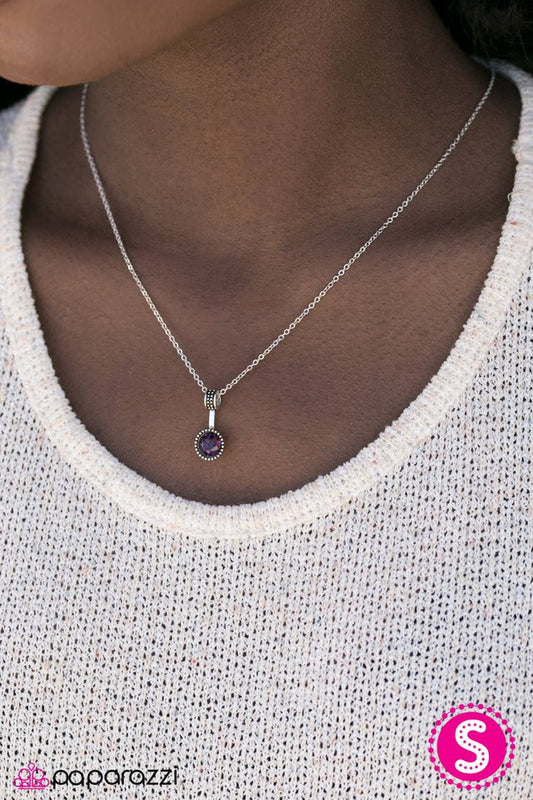 Collar Paparazzi ~ Brilla en la oscuridad - Púrpura