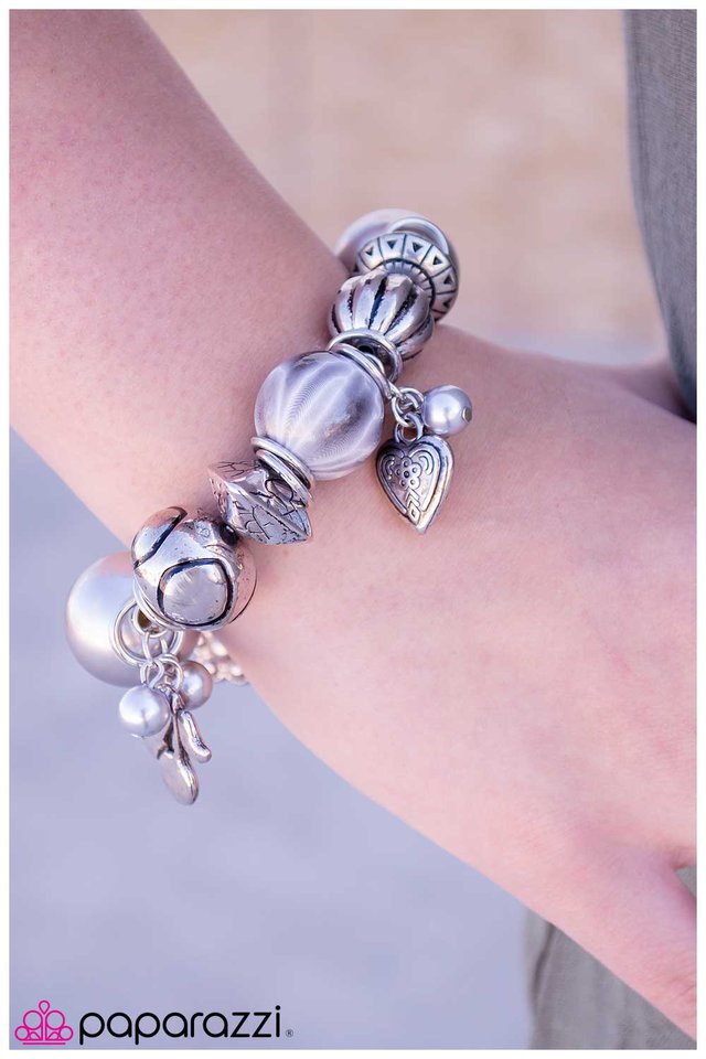 Pulsera Paparazzi ~ Tonos de gris - Plata