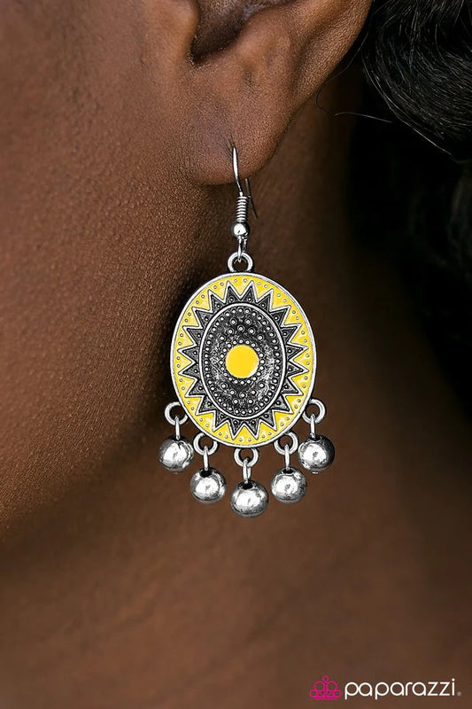 Paparazzi Earring ~ Viva La Vida - Yellow