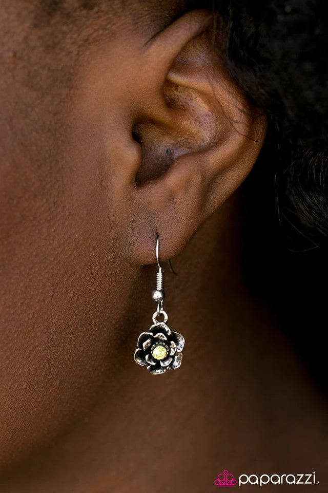 Paparazzi Earring ~ Where The Flowers Bloom - Yellow