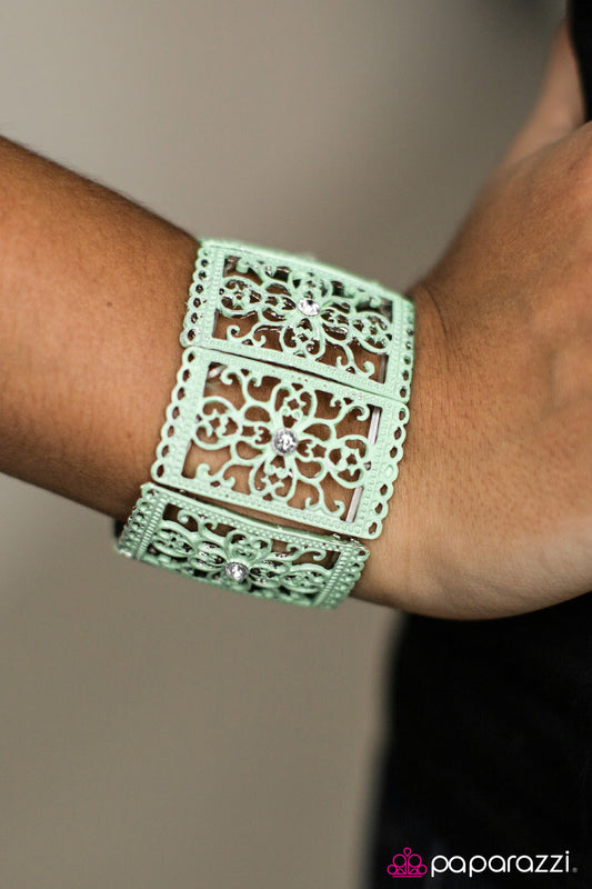 Pulsera Paparazzi ~ Un estado de ánimo victoriano - Verde