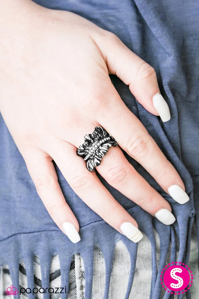 Paparazzi Ring ~ Ready To RUFFLE - Black