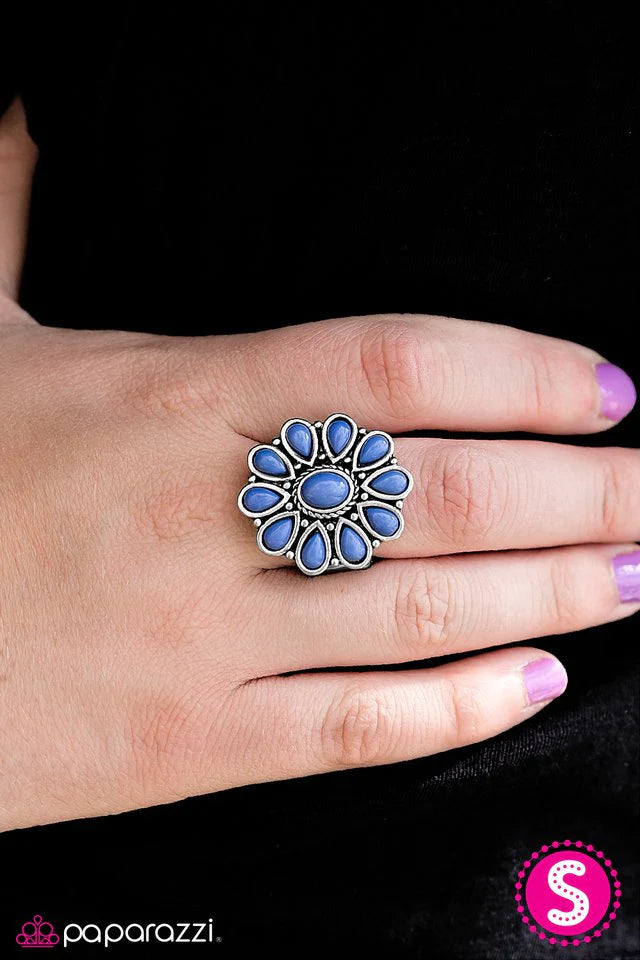 Anillo Paparazzi ~ Baile de margaritas - Azul