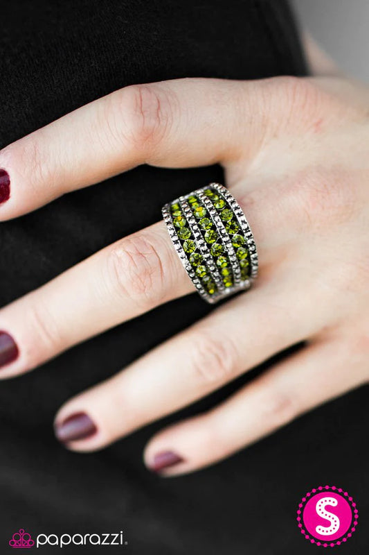 Anillo Paparazzi ~ Million Dollar Baby - Verde