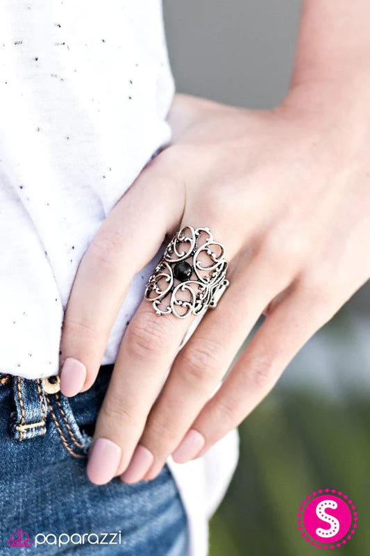Paparazzi Ring ~ Castles and Chariots - Black