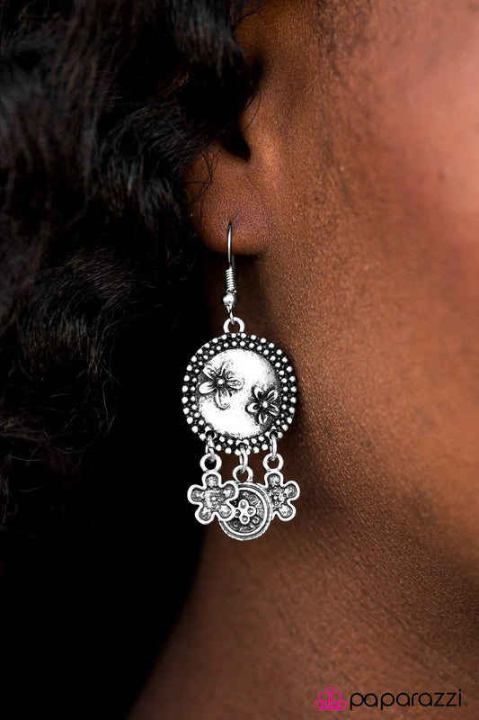 Paparazzi Earring ~ Life Could Be A GLEAM - Silver