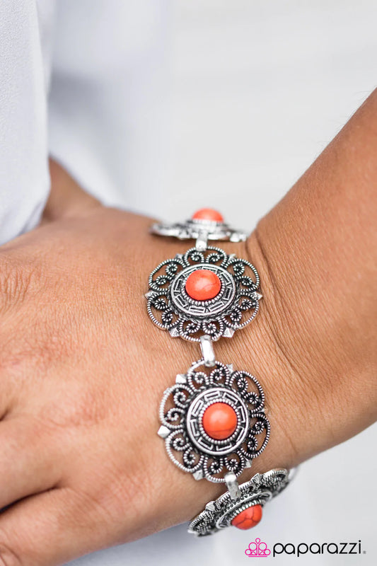 Pulsera Paparazzi ~ Hometown Girl - Naranja