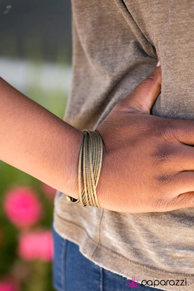 Pulsera Paparazzi ~ Échale la culpa a mi alma gitana - Latón