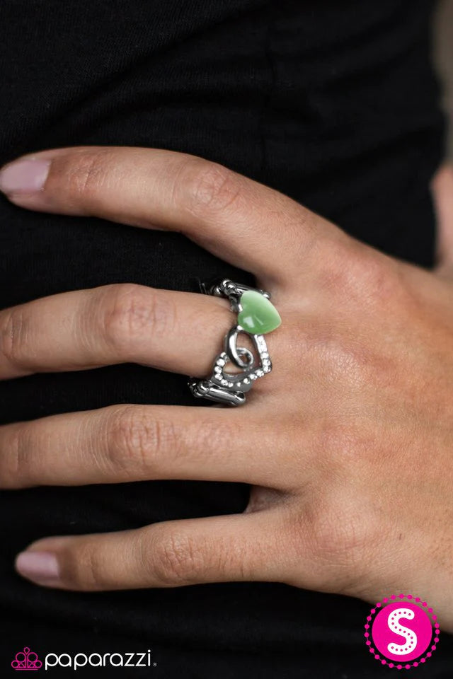 Anillo Paparazzi ~ Ilumina mi corazón - Verde