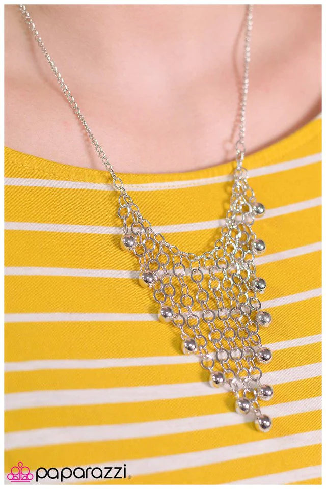 Paparazzi Necklace ~ A Twinkle in Time - Silver