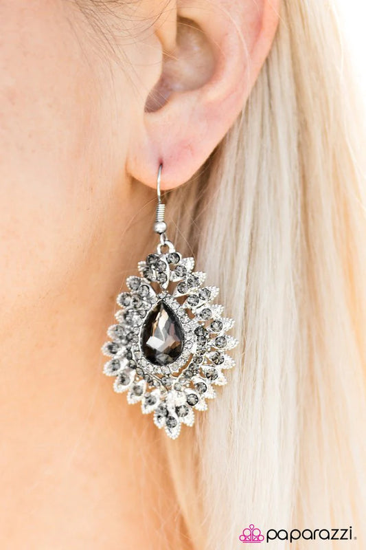 Paparazzi Earring ~ DIVA-de and Conquer - Silver