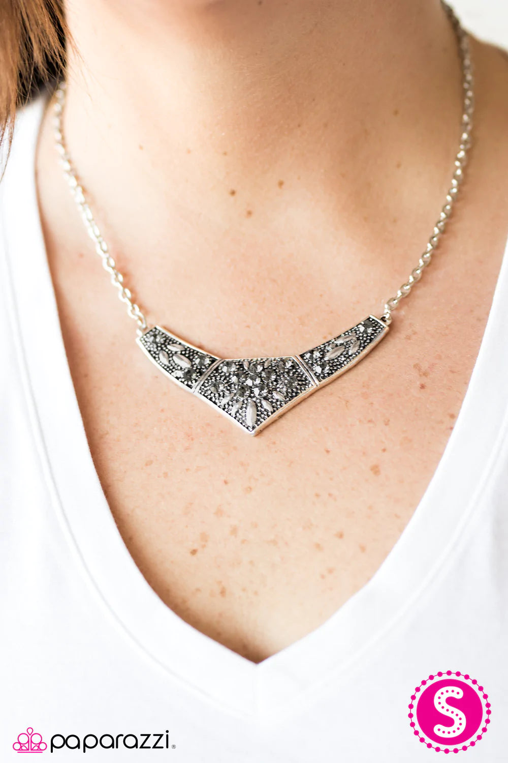 Paparazzi Necklace ~ Born To Shimmer - Silver