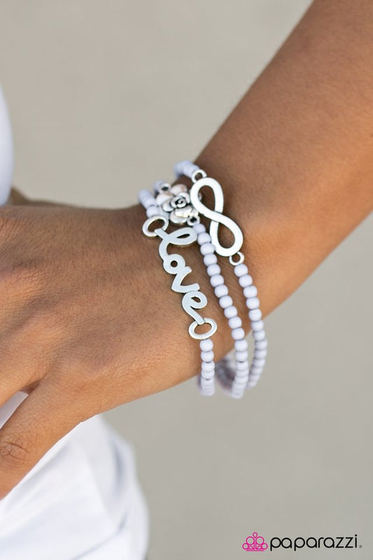 Pulsera Paparazzi ~ Verano inolvidable - Plata